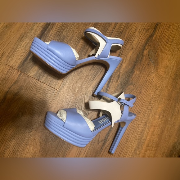 Gianni Bini blue high heels NWT NIB - Picture 6 of 16